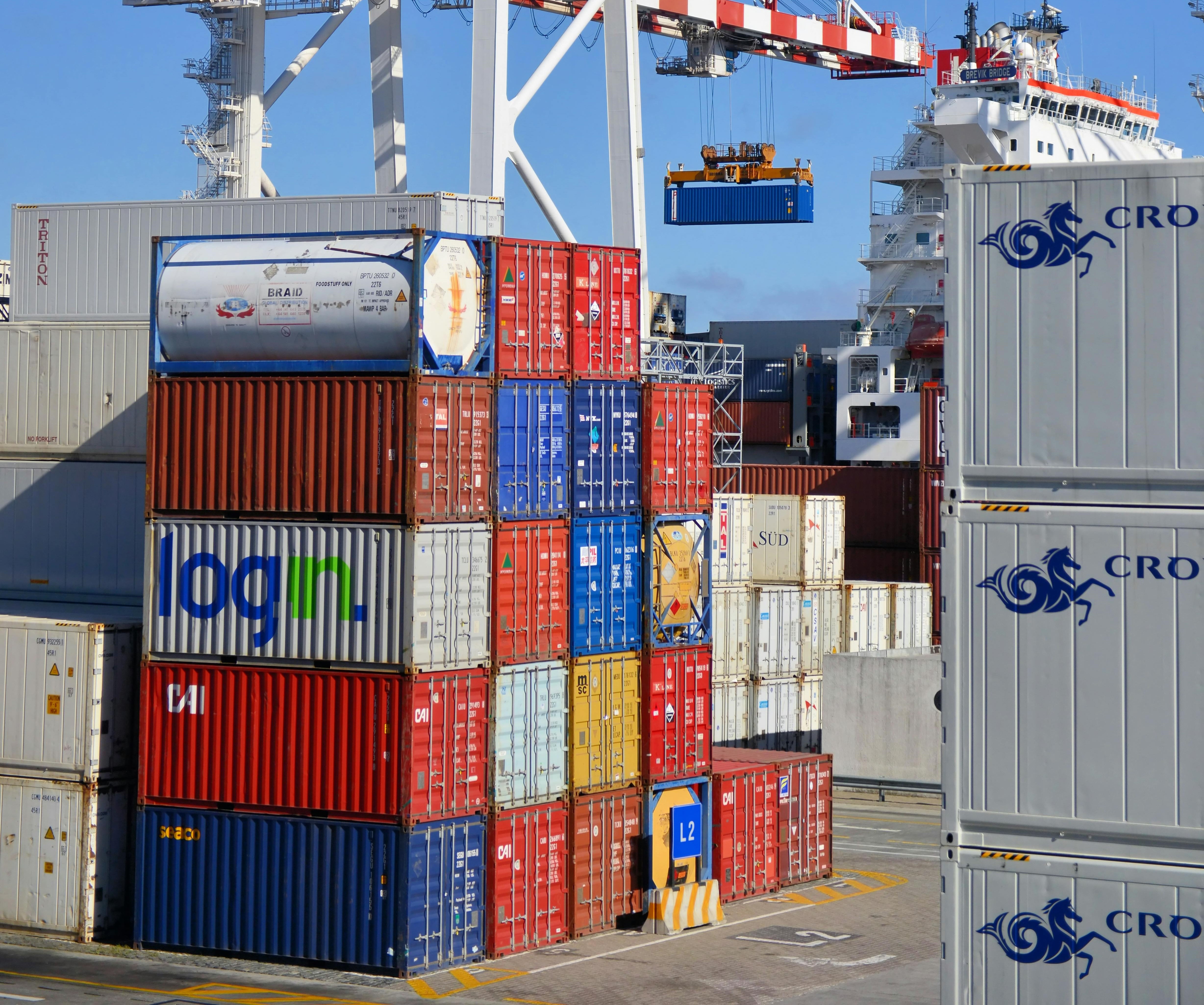 IT team developing shipment tracking software for logistics companies